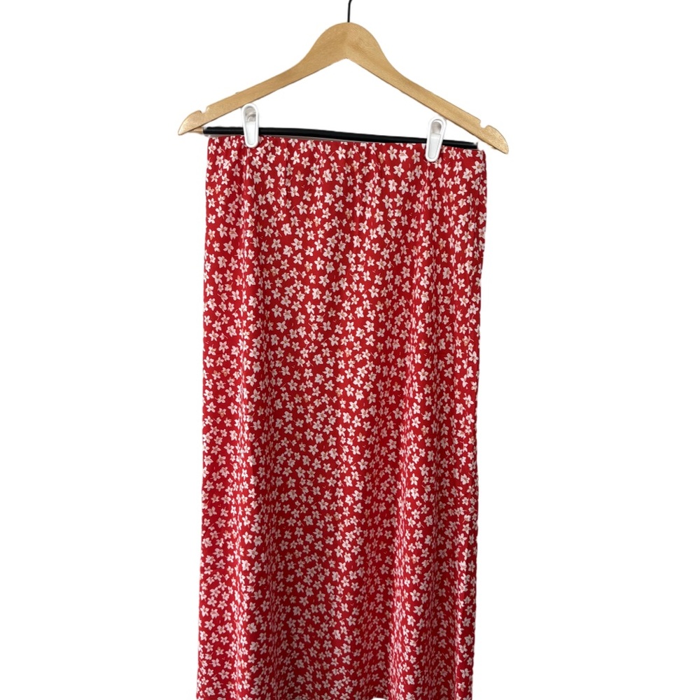 Wednesday’s Girl Red Floral Midi Skirt Women’s Medium